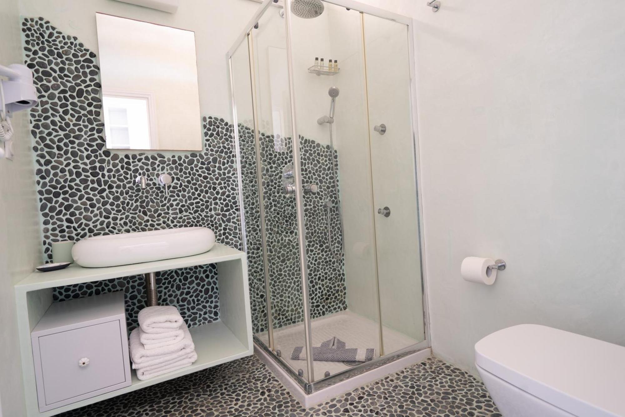 Anatoli Luxury Studios&suites 2*